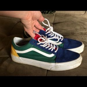 Classic Vans Women 9/Men 7.5